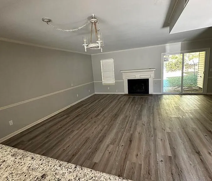 1062 Fairfax Dr — Photo 6
