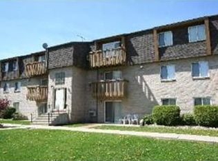2351 Bicentennial Ave APT 11, Crest Hill, IL 60403