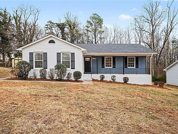 2nd image of 4055 Village Pl