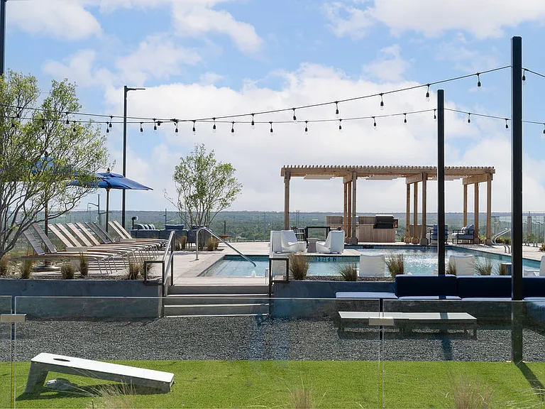 The Townsend — Photo 18