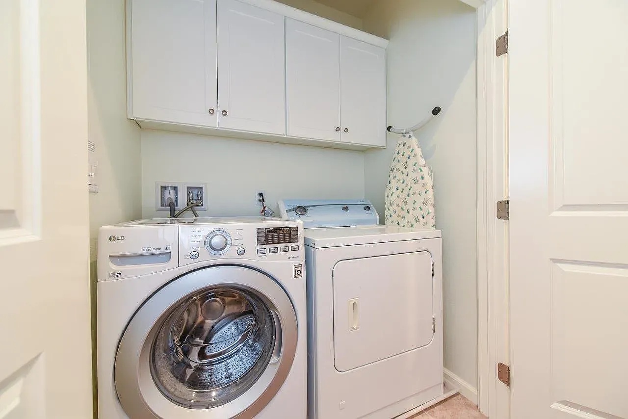 2 bed, 1343 sqft, $1,750 — Photo 4