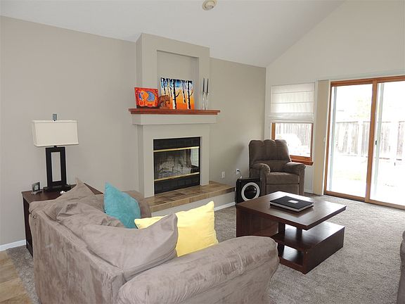 2nd image of 845 Kristi Ln