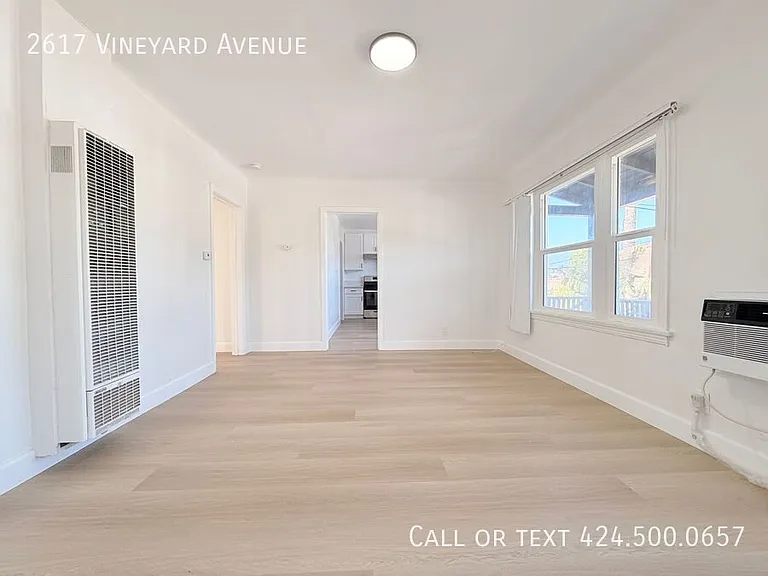 2617 Vineyard Ave — Photo 3