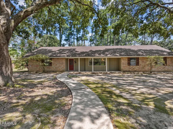 108 W Smiley St, Opelousas, LA 70570