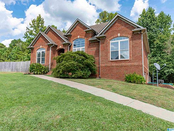 3rd image of 810 Ridgefield Way