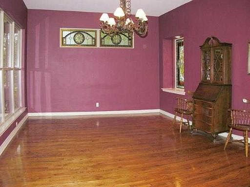 3rd image of 2 WESTCOURT LN