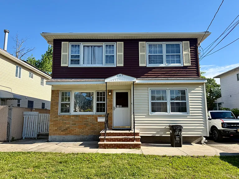 Stroud Ave — Photo 1