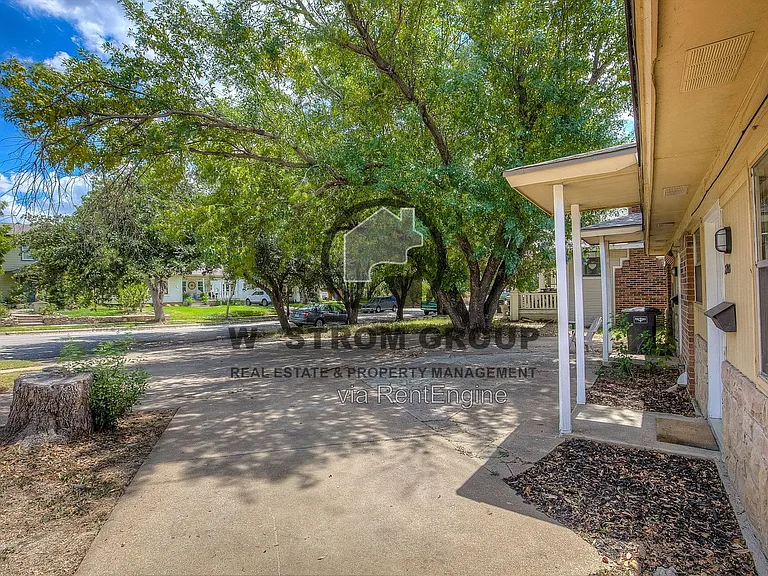 2700 S Adams St — Photo 3