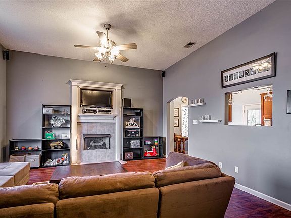 4th image of 235 Village Dr