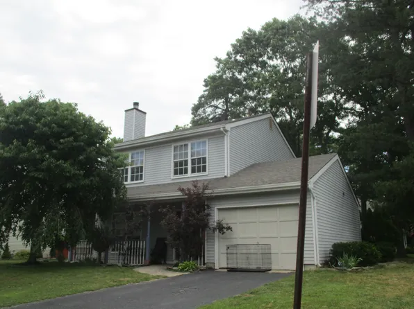 120 Mohican Ct, Galloway, NJ 08205