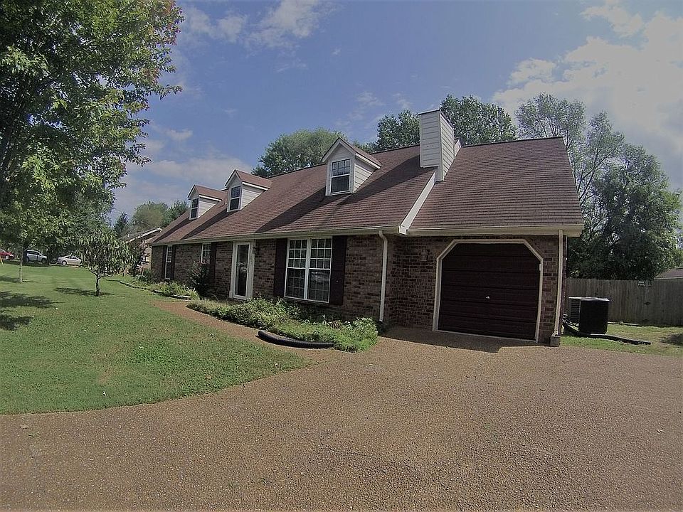 1st image of 202 Pembrook Ln