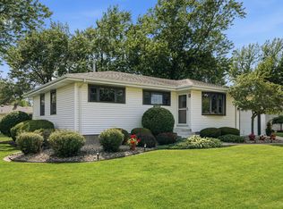 9008 Hess Dr, Highland, IN 46322
