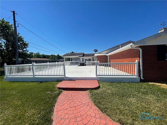 4th image of 2039 Royal Palm Ave