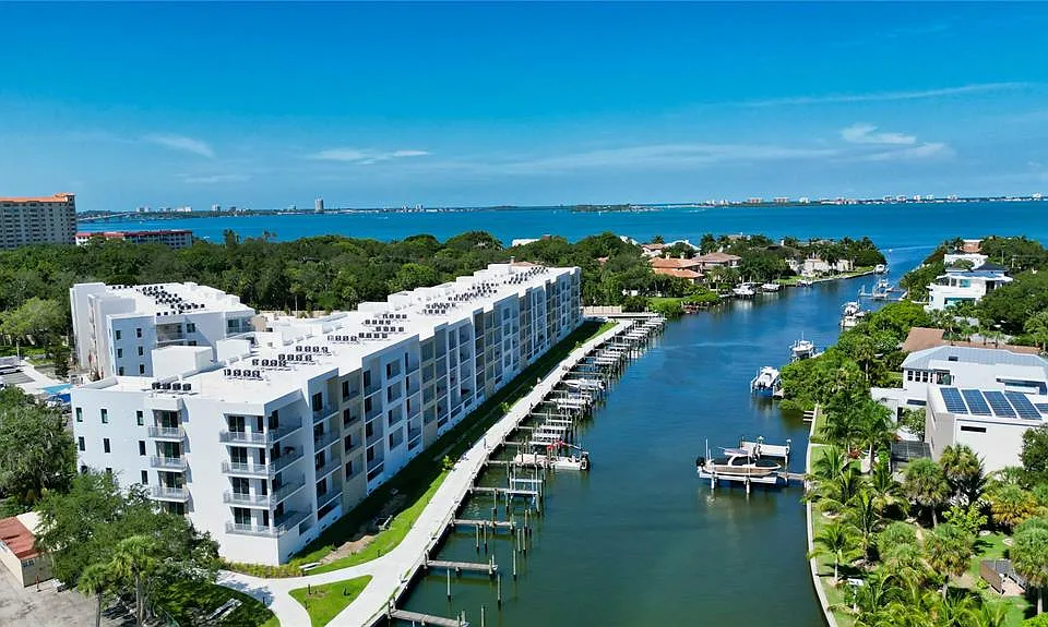 1709 N Tamiami Trl #221