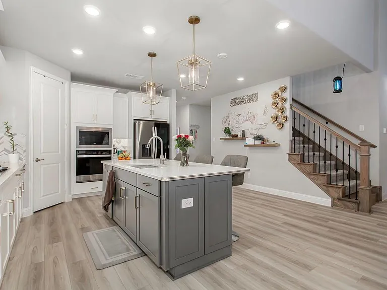 2437 Pinnacle Pl — Photo 11