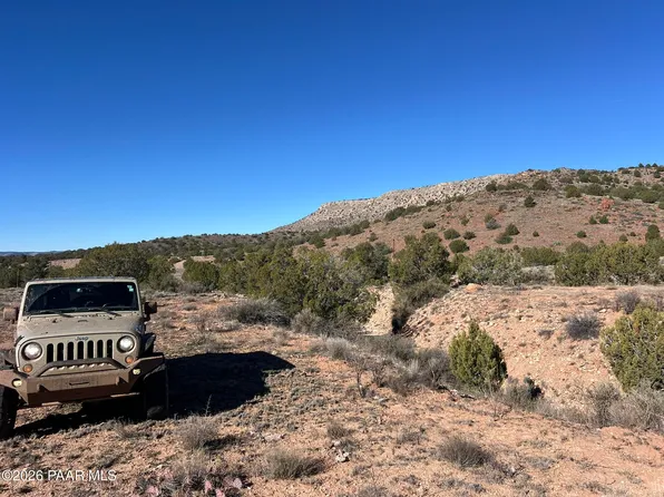 298 W Quartz Hill Rd, Ash Fork, AZ 86320