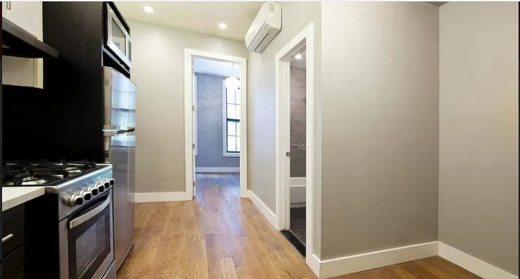 Rented by Safdie Realty Group | media 32