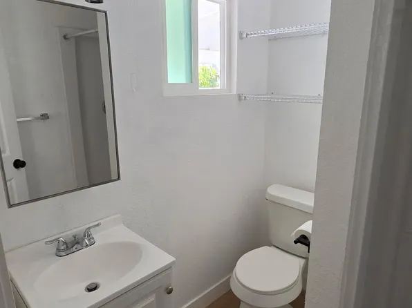 1674 E 84th St, Los Angeles, CA 90001