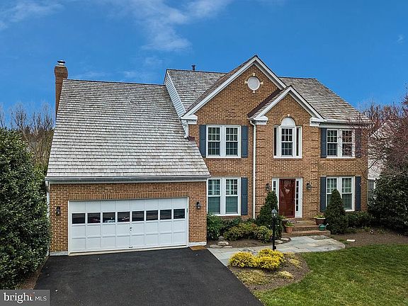 2nd image of 2116 Rose Theatre Cir