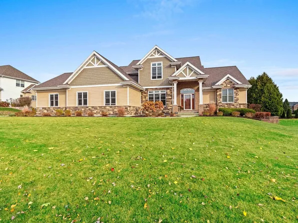 1336 S Sedona Cir, Hobart, WI 54155