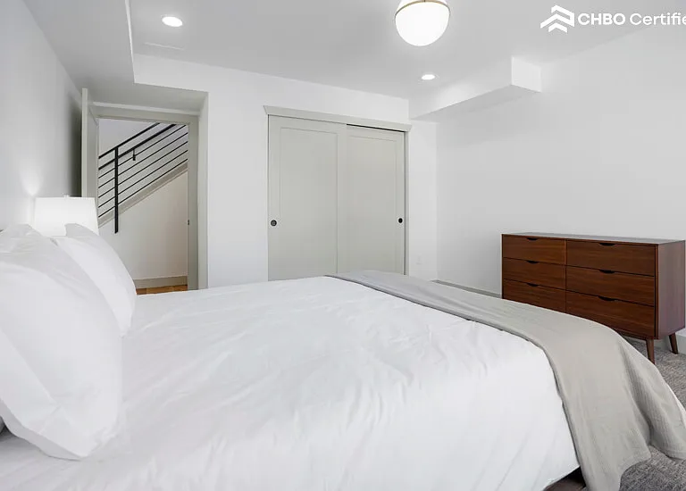 6083 S Sycamore St — Photo 28