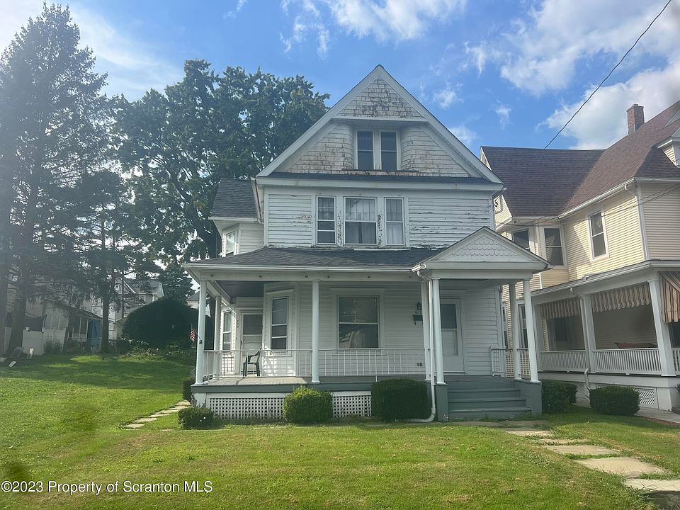 1st image of 611 N Hyde Park Ave