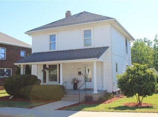 210 Woodlawn Pl, Crawfordsville, IN 47933