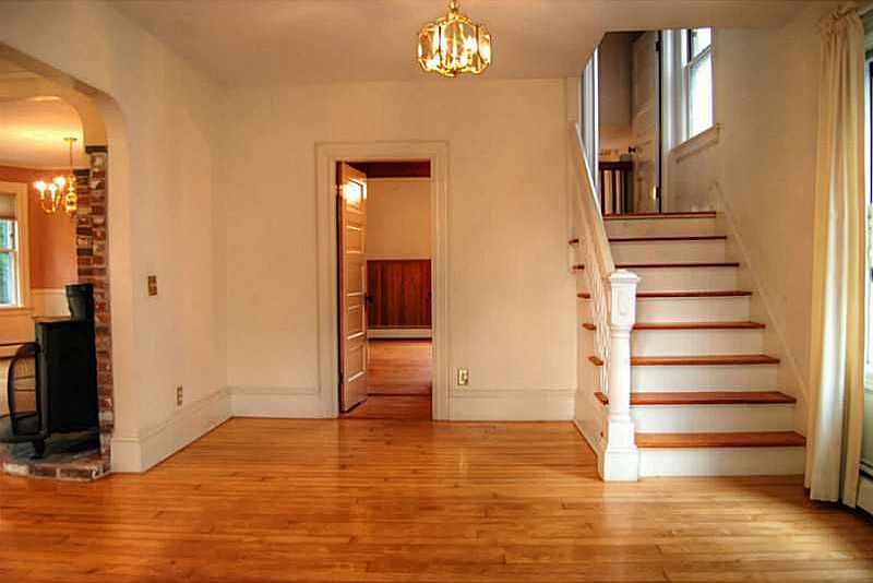 2nd image of 25 Phillips St