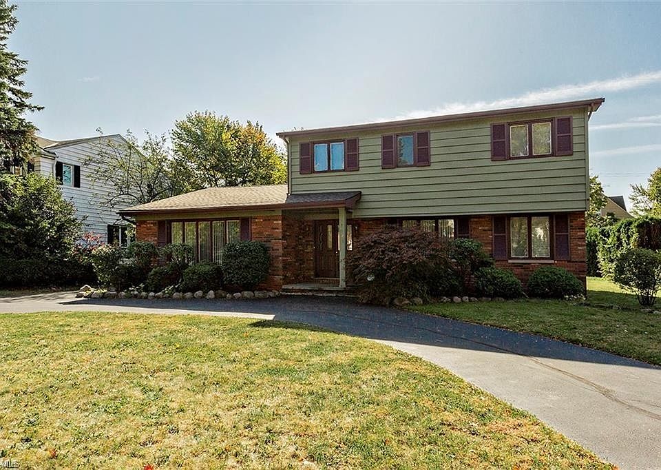 1st image of 17626 Van Aken Blvd