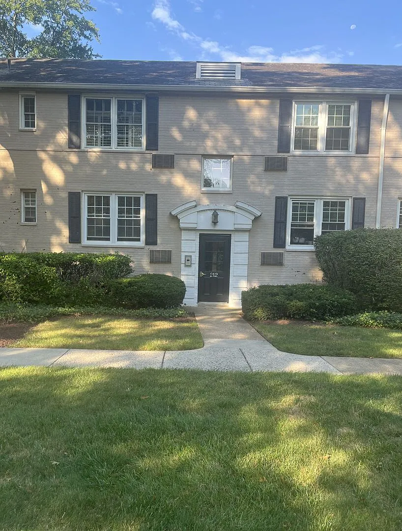 Arlington/Ballston Area - 212 N George Mason Drive - $1,895.00 — Photo 2