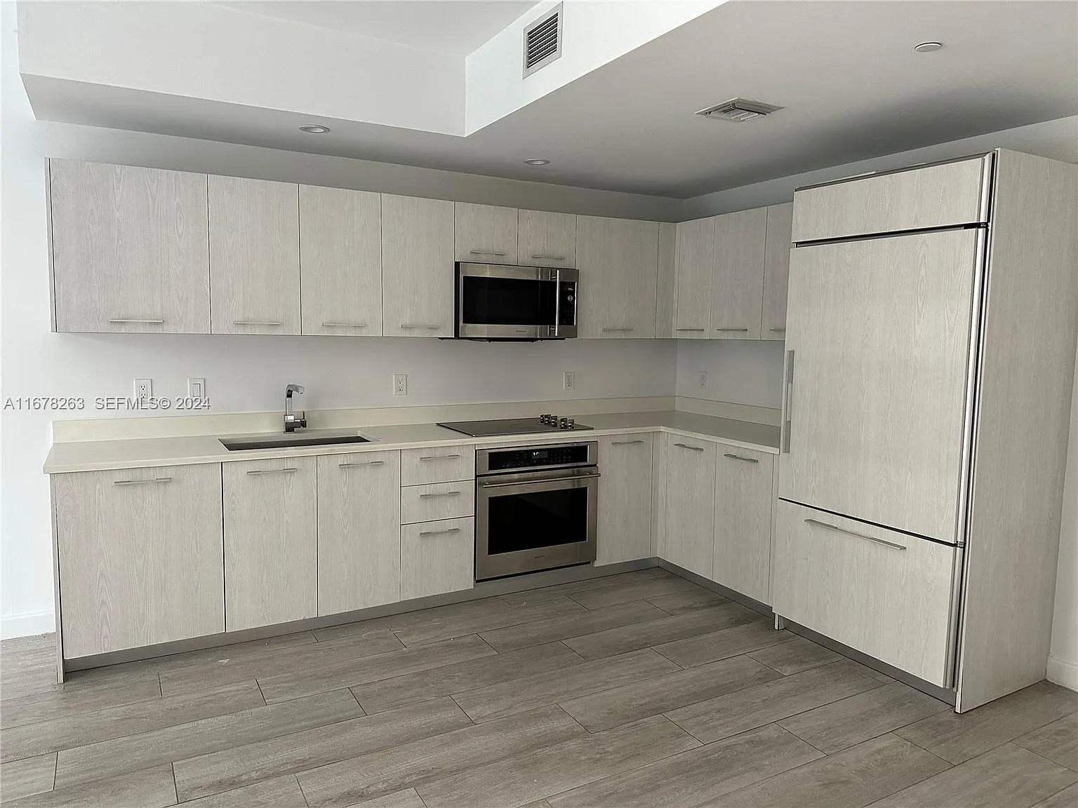 1 bed, 609 sqft, $3,050 — Photo 4