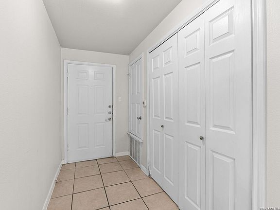 3rd image of 6160 Eckhert