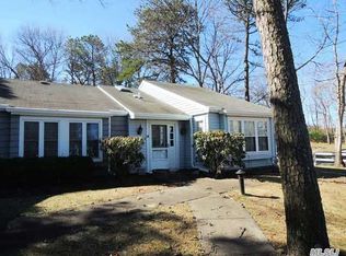 479 Fairway Ct UNIT B, Ridge, NY 11961