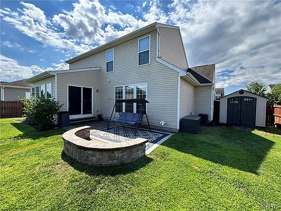 3rd image of 5489 Bingley Ln