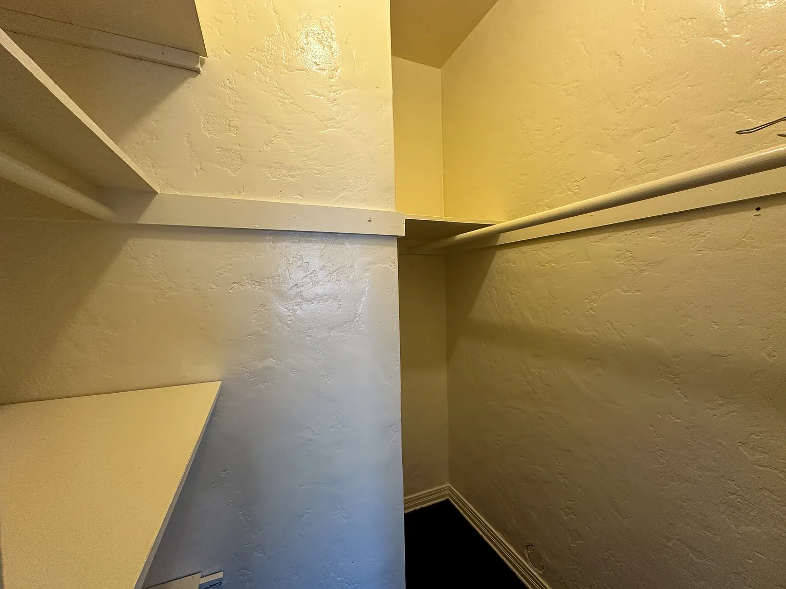 2 bed, 1057 sqft, $2,800 — Photo 3