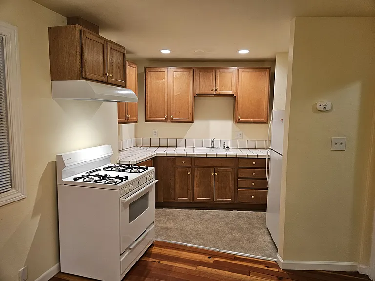 8 B St #3 — Photo 4