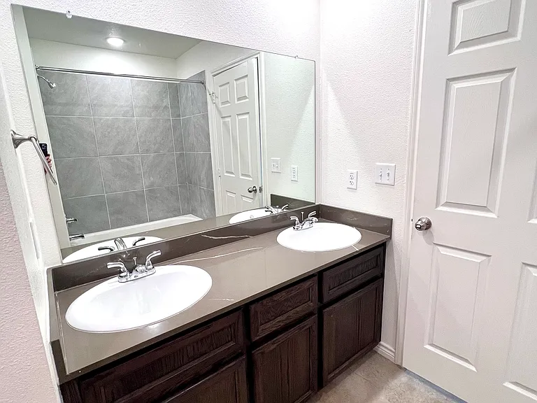 2313 Zanoletti Dr #B — Photo 20