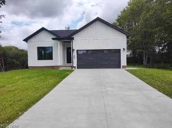 1787 Morning Star Dr, Roaming Shores, OH 44084