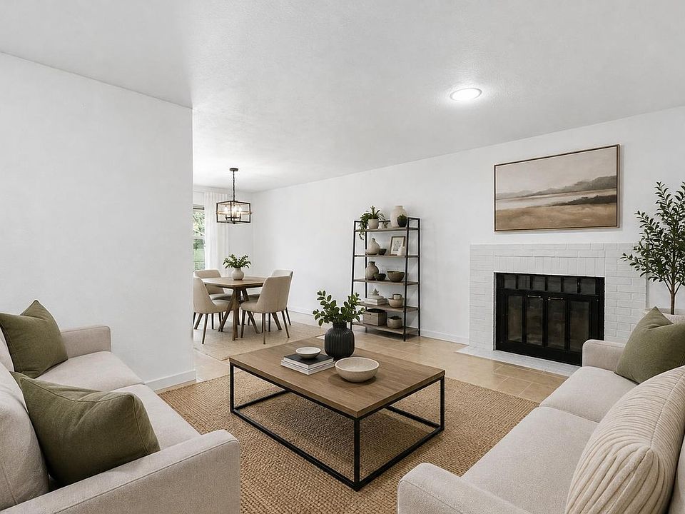1st image of 2412 Tulip St