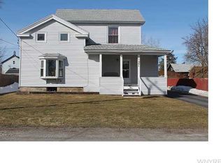 11291 Oak St, Medina, NY 14103