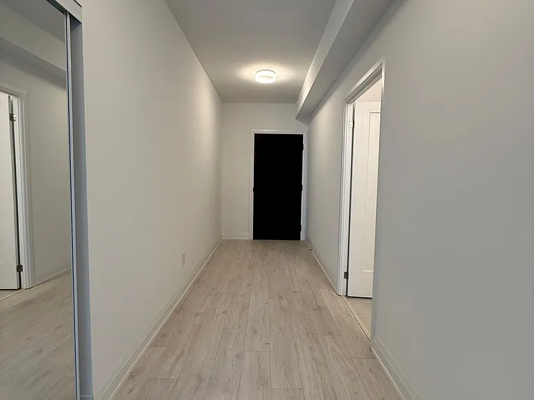 20 Soudan Ave #901 — Photo 5