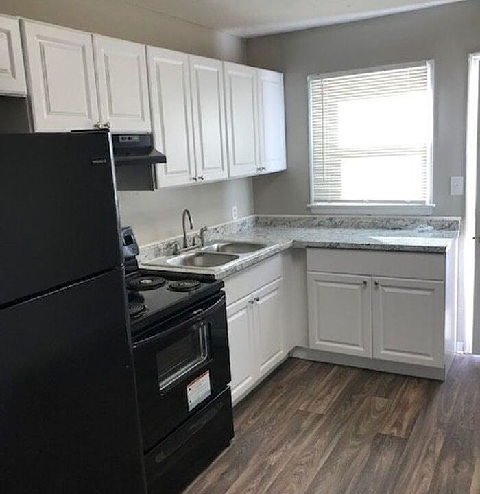 1st image of 200 Stewart Dr APT 25