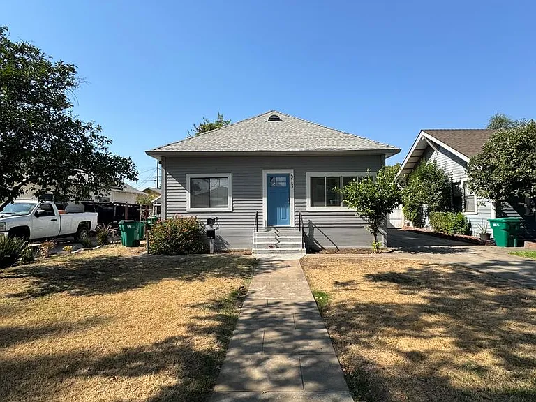 513 E Walnut St — Photo 1