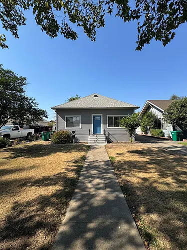 513 E Walnut St Photo 1 513 E Walnut St Photo 1