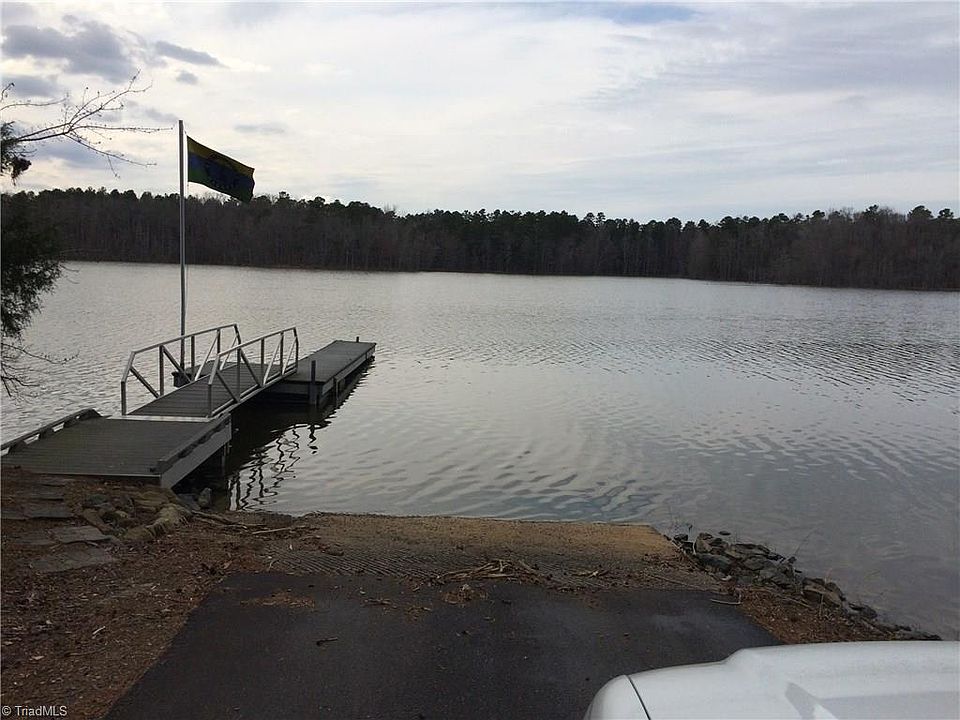 1st image of 336 Harbor Dr E