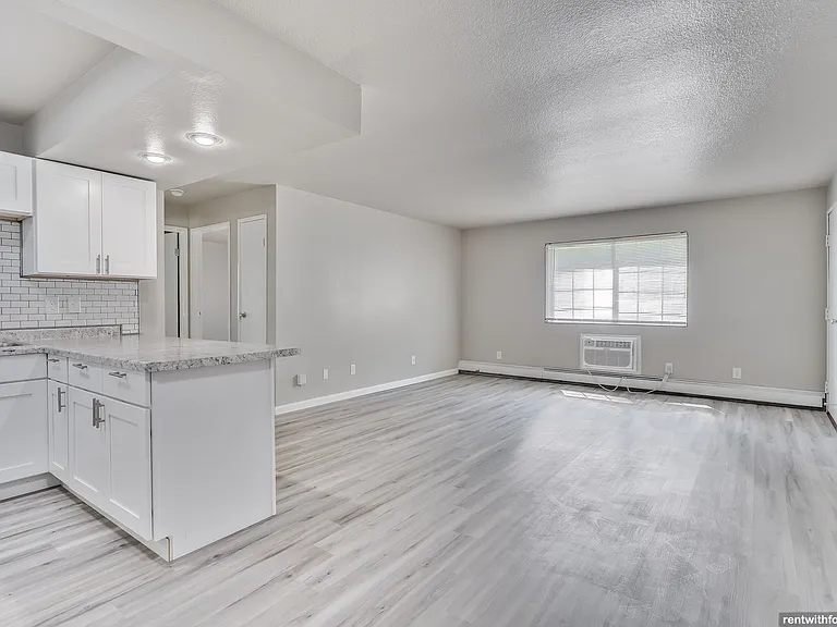 335-339 407 Southtowne Dr — Photo 85
