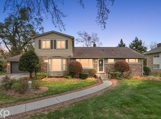 17518 S Nunneley Rd, Clinton Township, MI 48035