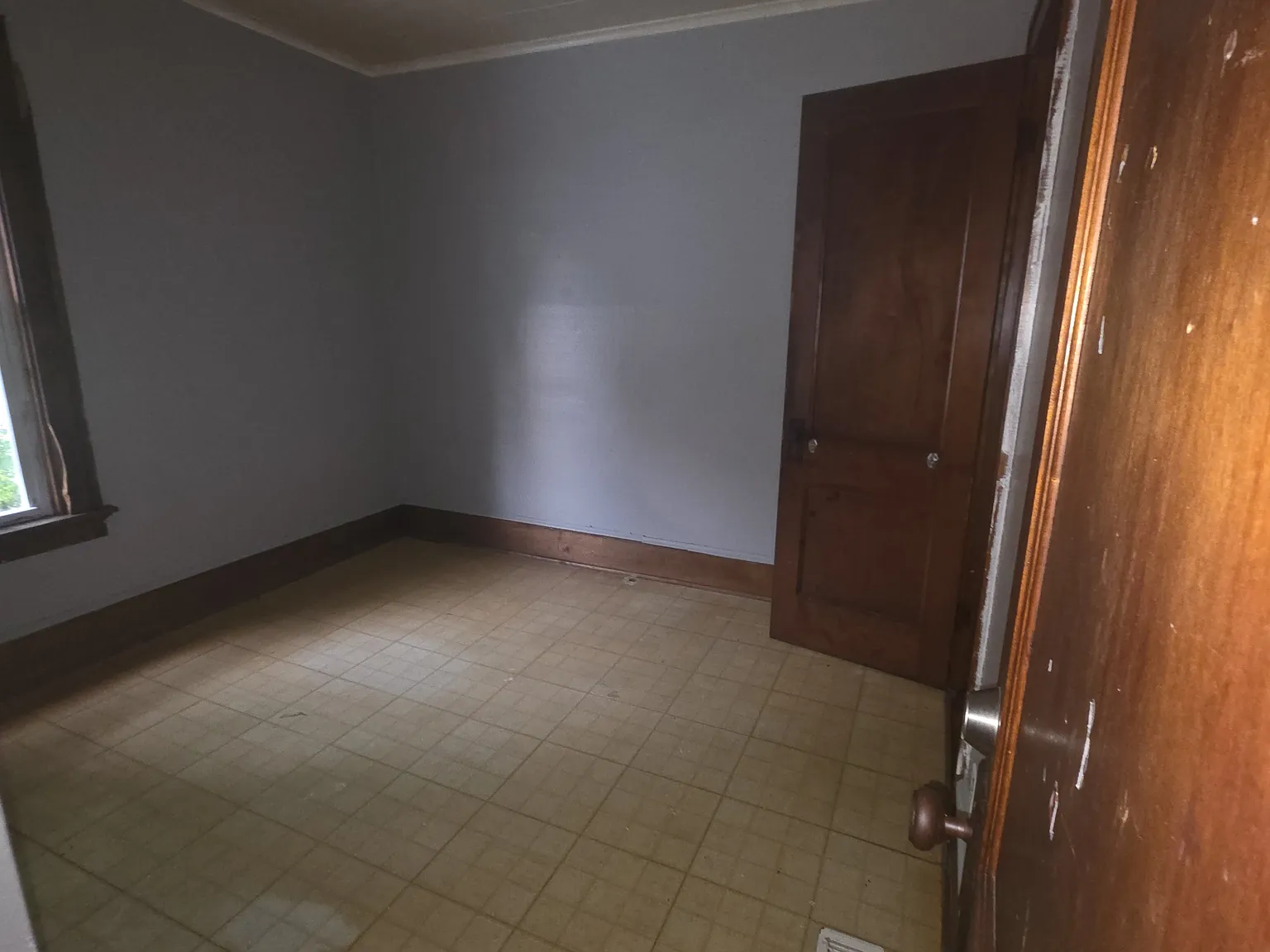 3 bed, 1250 sqft, $1,200 — Photo 3