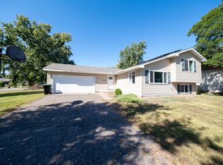 8001 Vincent Cir N, Brooklyn Park, MN 55444