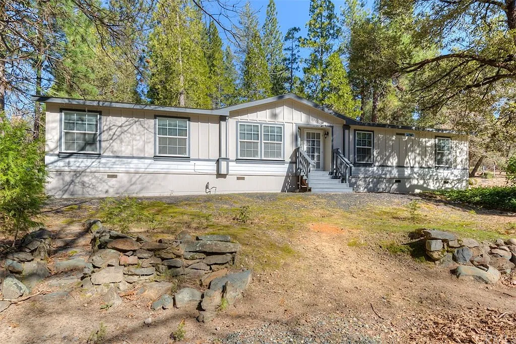 15 Ernie Ln photo 1
